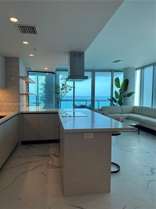 1008-6899 Collins Ave, Miami Beach, FL, 33141-7402 | Card Image