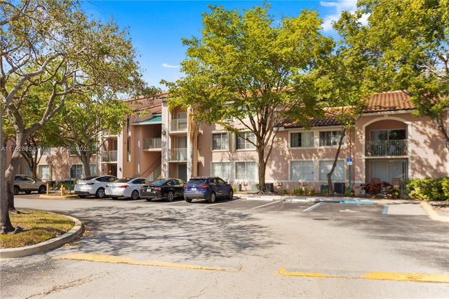 APT-204 - 12106 Saint Andrews Pl, Condo with 2 bedrooms, 1 bathrooms and null parking in Miramar FL | Image 23