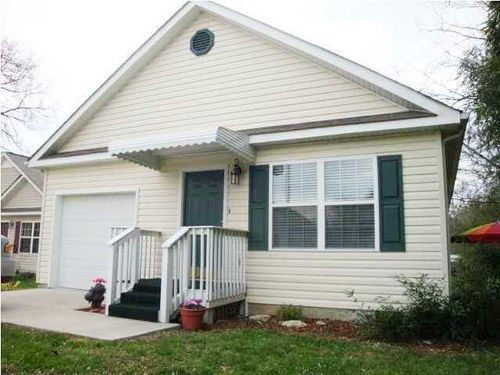 27 Green St, Rossville, GA, 30741-8164 | Card Image