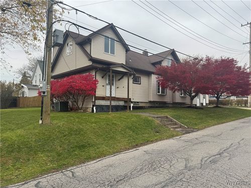 20 East Ave, West Seneca, NY, 14224-3116 | Card Image