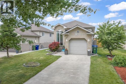1039 Silverdale Dr, Windsor, ON, N9G2R9 | Card Image