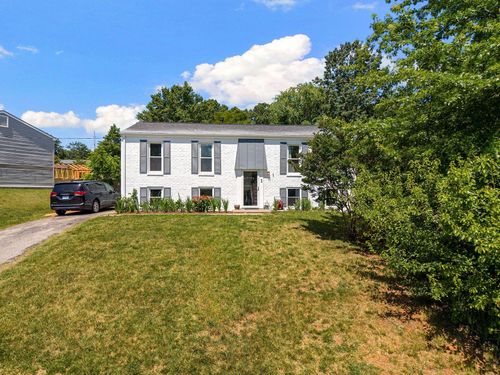 2862 Silver Leaf Dr, Salem, VA, 24153-8106 | Card Image