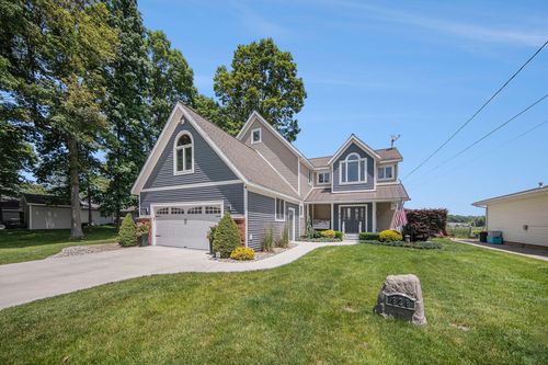 828 Russmiller Dr, Brooklyn, MI, 49230-8904 | Card Image