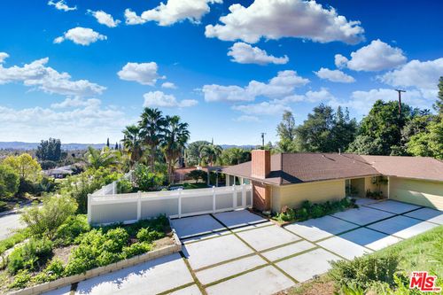 8479 Moorcroft Pl, Canoga Park, CA, 91304-1344 | Card Image