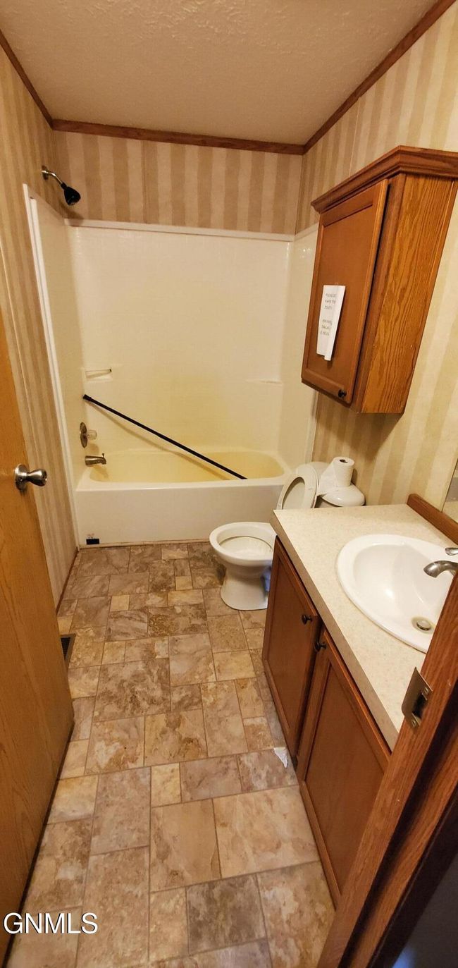 12995 21 St St Nw, House other with 8 bedrooms, 4 bathrooms and null parking in Arnegard ND | Image 4