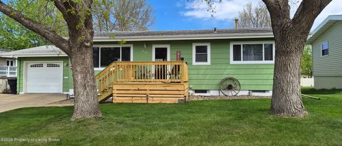221 10th St E, Dickinson, ND, 58601-4036 | Card Image