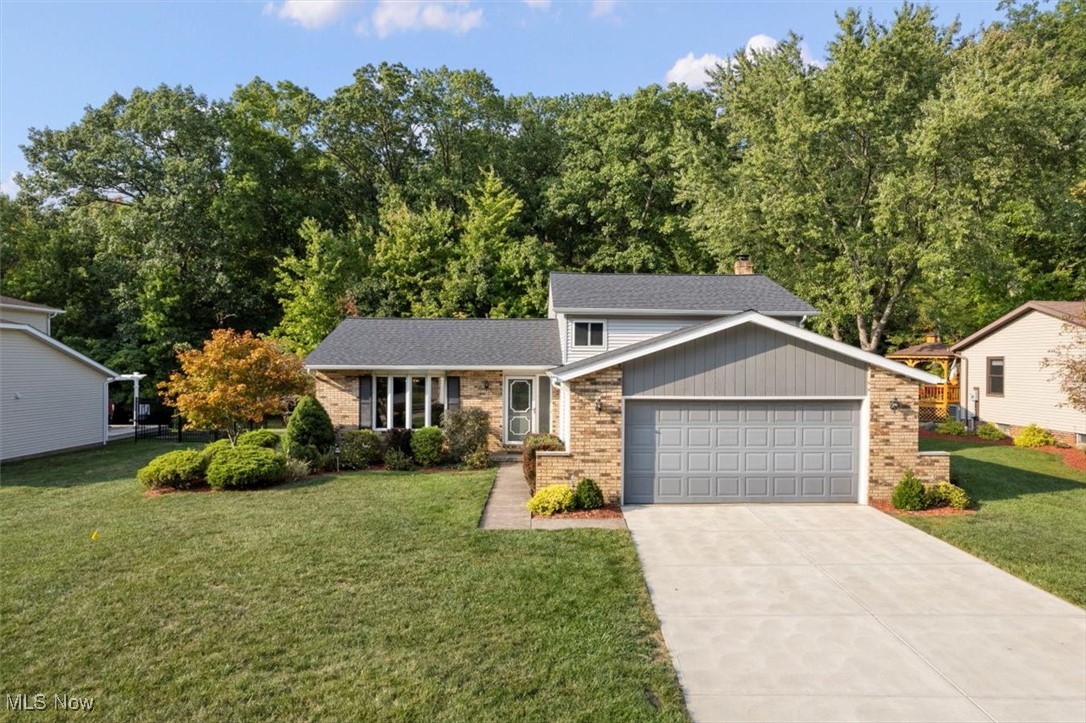 Ely Vista Dr, Parma, OH 44129