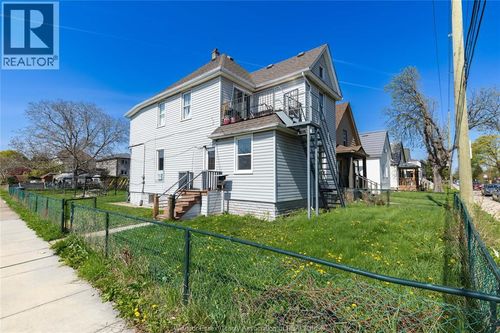 1104 Cataraqui St, Windsor, ON, N9A3R1 | Card Image