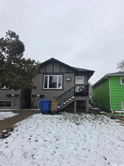 161 Mcintyre Street N, Regina, SK, S4R3B6 | Card Image