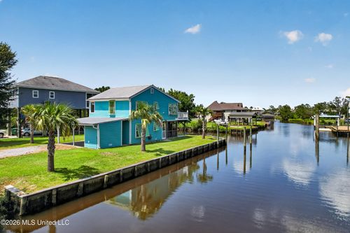 9002 Alabama St, Bay Saint Louis, MS, 39520-7347 | Card Image