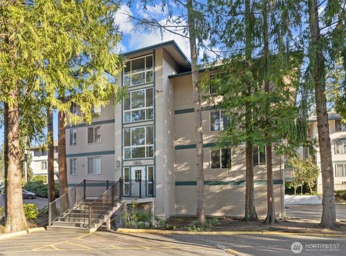 apt-a211-5620 200th St Sw, Lynnwood, WA, 98036-6536 | Card Image