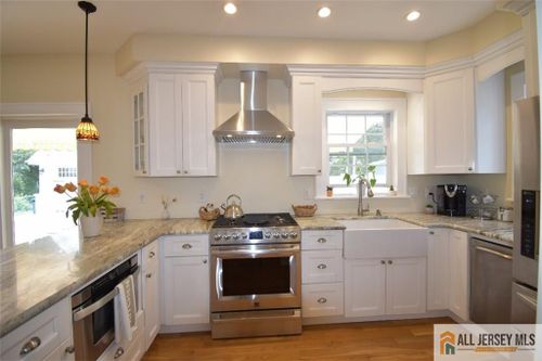 345 Catherine St, South Amboy, NJ, 08879-1810 | Card Image