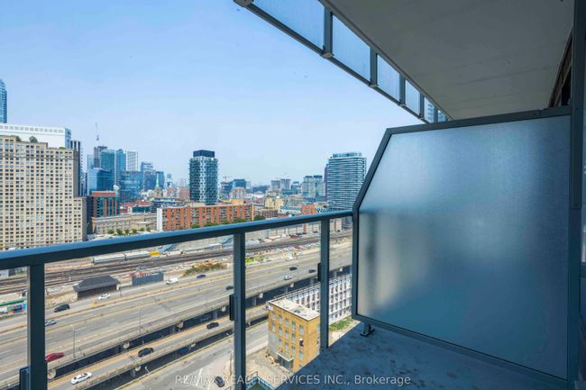 1806 - 28 Freeland St, Condo with 2 bedrooms, 1 bathrooms and null parking in Toronto ON | Image 16
