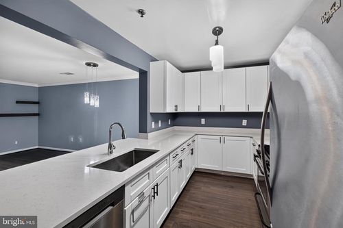 110-5565 Seminary Rd, FALLS CHURCH, VA, 22041-3559 | Card Image