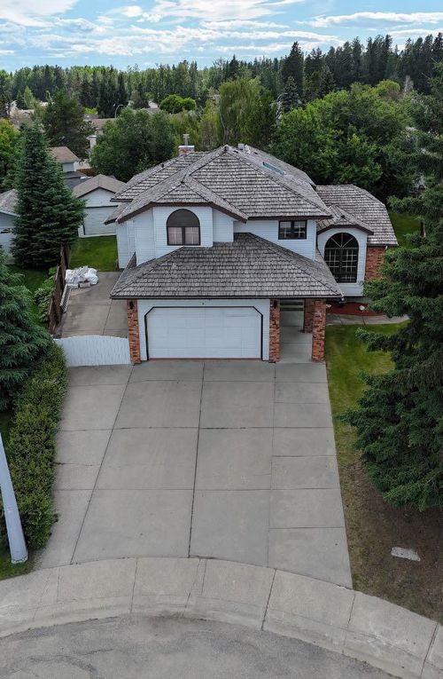 5245 16 Ave, Edson, AB, T7E1H1 | Card Image