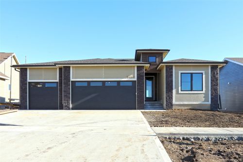 8215 Buckley Ct, Johnston, IA, 50131-2571 | Card Image