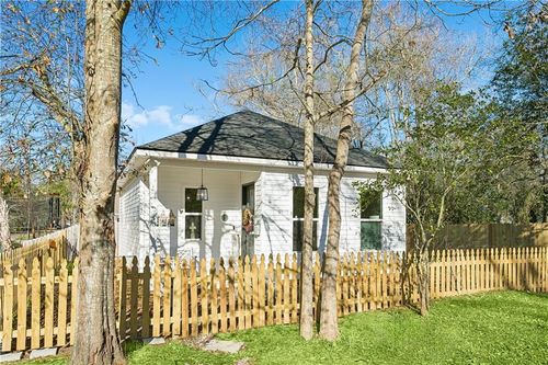 710 N Monroe St, Covington, LA, 70433-2132 | Card Image