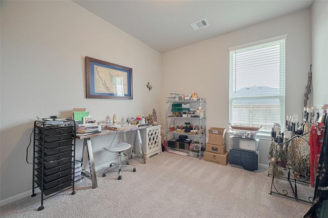 Secondary bedroom. | Image 14