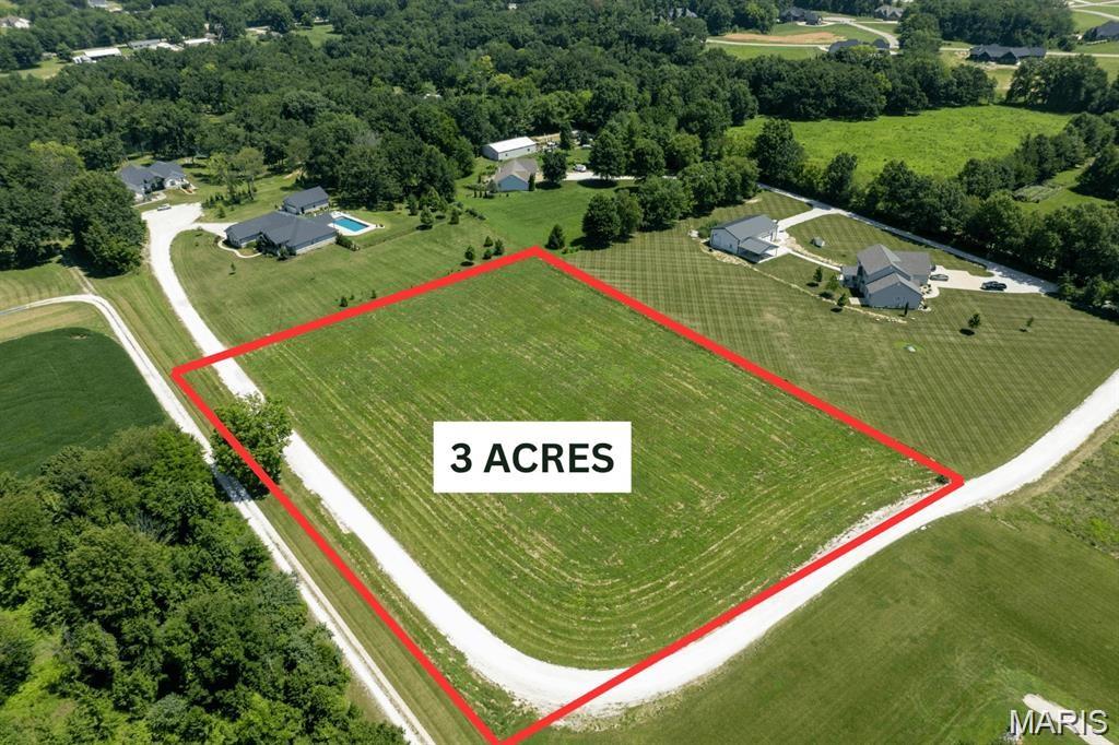 Land in O'Fallon