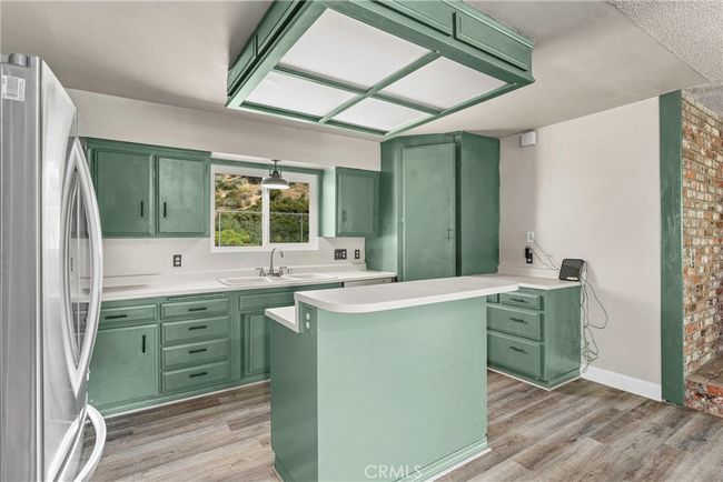 26865 Elizabeth Lake Rd, House other with 2 bedrooms, 2 bathrooms and 2 parking in Lake Hughes CA | Image 20