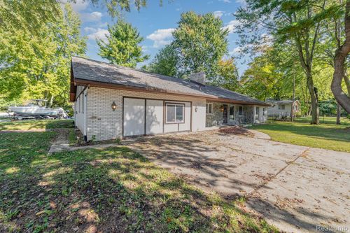 3977 Snowberry Rd, Bridgeport, MI, 48722-9539 | Card Image