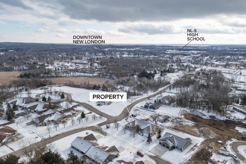 126 Acorn Ave Nw, New London, MN, 56273-8657 | Card Image