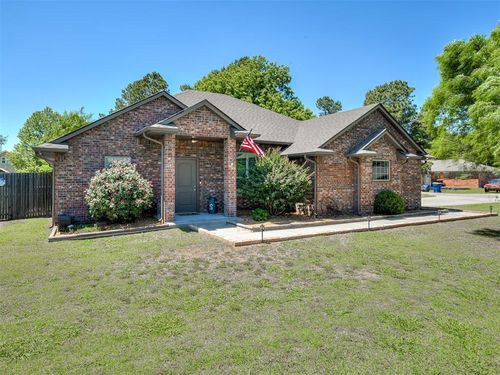 2995 Clarke St, Choctaw, OK, 73020-8520 | Card Image
