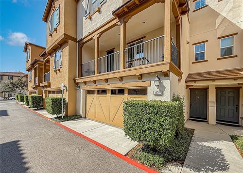 26707 Lexington Ln, Saugus, CA, 91350-5744 | Card Image