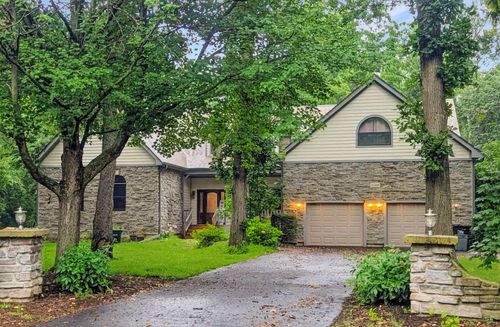 6008 Tomlinson Dr, McHenry, IL, 60050-1716 | Card Image