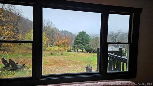 40 Woodbury Rd, Highland Mills, NY, 10930-2407 | Card Image