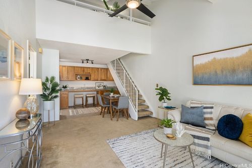 26v-585 Mananai Place, Honolulu, HI, 96818 | Card Image