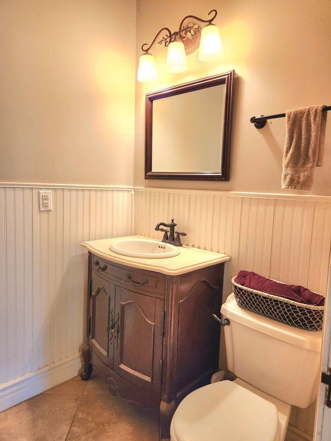 1/2 bath on main floor | Image 19