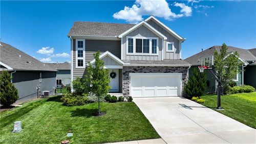 8908 9th St, Blue Springs, MO, 64064-8026 | Card Image