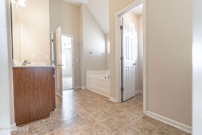 909 Highgrove Dr, House other with 4 bedrooms, 3 bathrooms and 2 parking in Spring Lake NC | Image 20