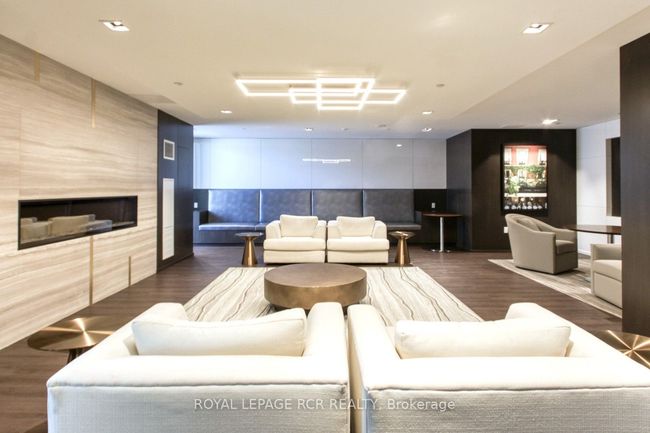 425 - 9000 Jane St, Condo with 1 bedrooms, 2 bathrooms and null parking in Concord ON | Image 29