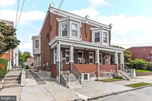 615 E Oak St, NORRISTOWN, PA, 19401-4015 | Card Image