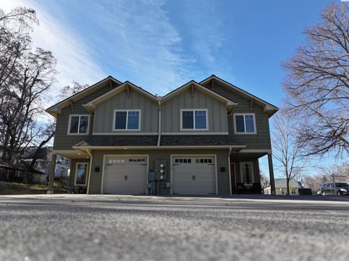 218 E Whitman Dr, College Place, WA, 99324-2133 | Card Image