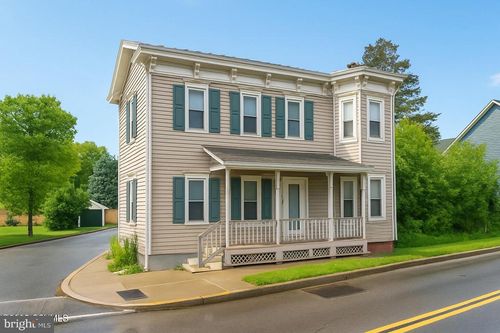 101 Chestnut St, Mifflinburg, PA, 17844-1313 | Card Image