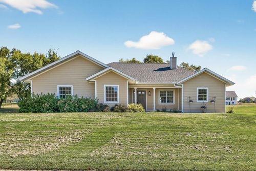 325 Trailstone Dr Sw, Cokato, MN, 55321-4229 | Card Image