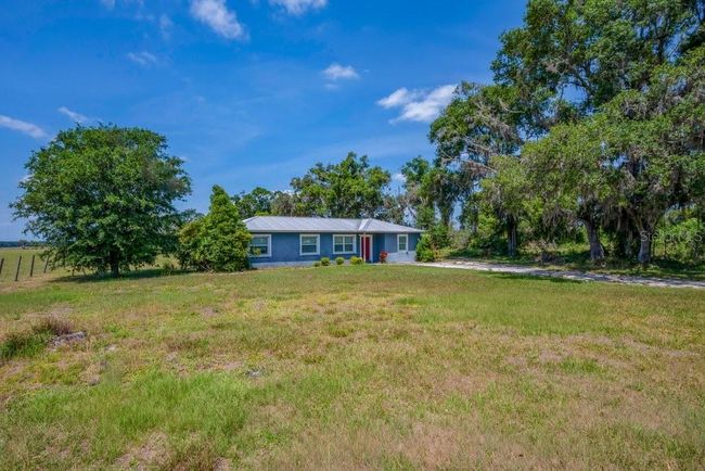 11015 S County Road 39, House other with 4 bedrooms, 2 bathrooms and null parking in Lithia FL | Image 29