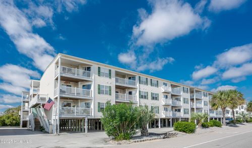 8205-105 Se 58th St, Oak Island, NC, 28465-5069 | Card Image