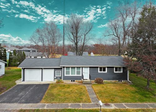 441 E Decker Dr, Winamac, IN, 46996-1113 | Card Image