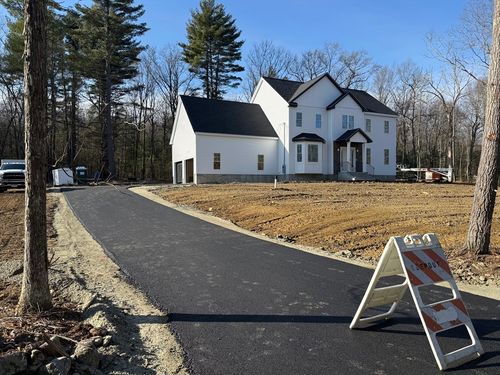 1 White Ct, Douglas, MA, 01516-2352 | Card Image