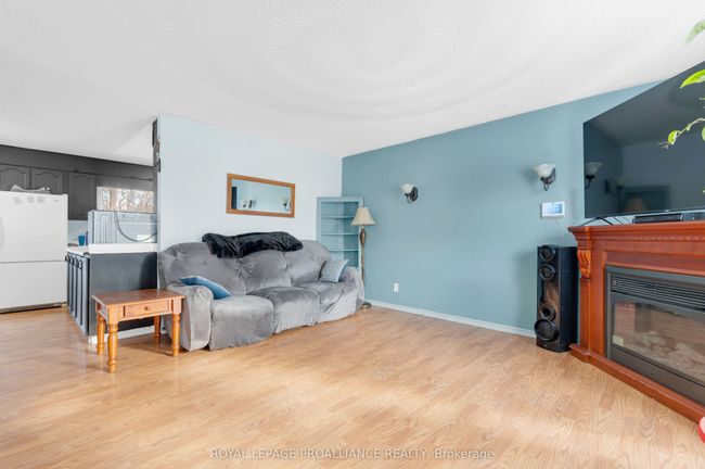 27 Thurlow Queen St, House other with 4 bedrooms, 1 bathrooms and 2 parking in Plainfield ON | Image 6