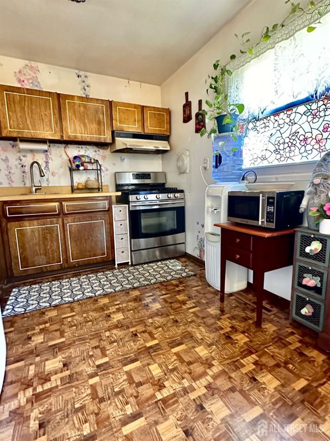3 Joline Rd, House other with 3 bedrooms, 2 bathrooms and null parking in Kendall Park NJ | Image 6