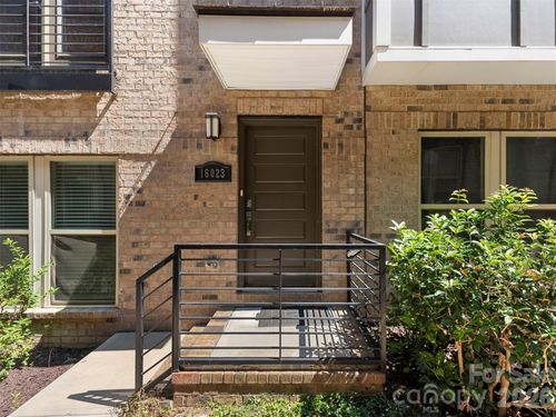 l52-16023 Roscoe Ln, Charlotte, NC, 28204-3572 | Card Image