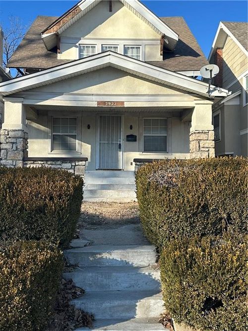 2922 E 30th St, Kansas City, MO, 64128-1609 | Card Image