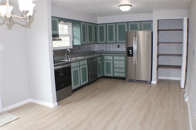 626 Ekastown Rd, House other with 3 bedrooms, 2 bathrooms and 4 parking in Sarver PA | Image 6