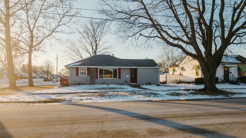 1035 8th Ave, Belvidere, IL, 61008-5115 | Card Image