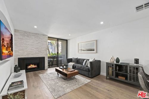 201-750 N Kings Rd, Los Angeles, CA, 90048 | Card Image